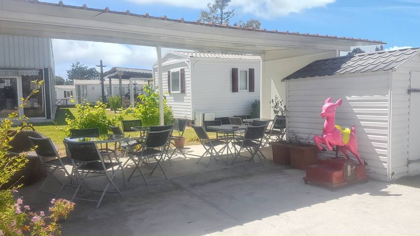 Bungalow para 6 pessoas, com varanda e piscina em Leiria distrito