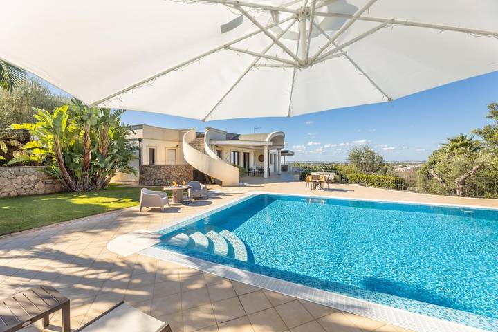 Location de vacances pour 8 personnes, avec terrasse et vue à Casarano - 2