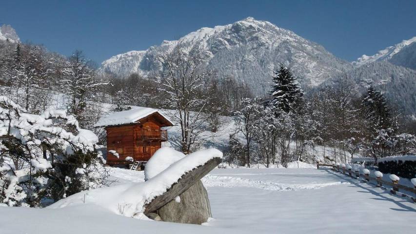 Chalet pour 2 personnes, avec Balcon et Terrasse ainsi que Jardin et Vue à Servoz