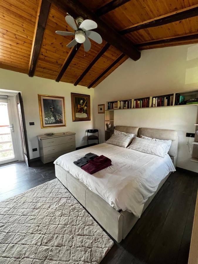 Location de vacances pour 3 personnes, avec vue ainsi que balcon et jardin à Maniago