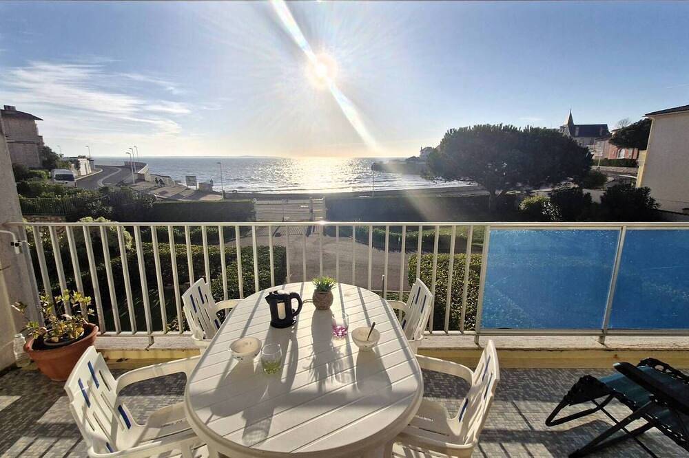 Appartement entier, Royan - un réveil face à la mer pour ce Studio au charme Rustique - Plage du Pigeonnier in Pontaillac, Royan