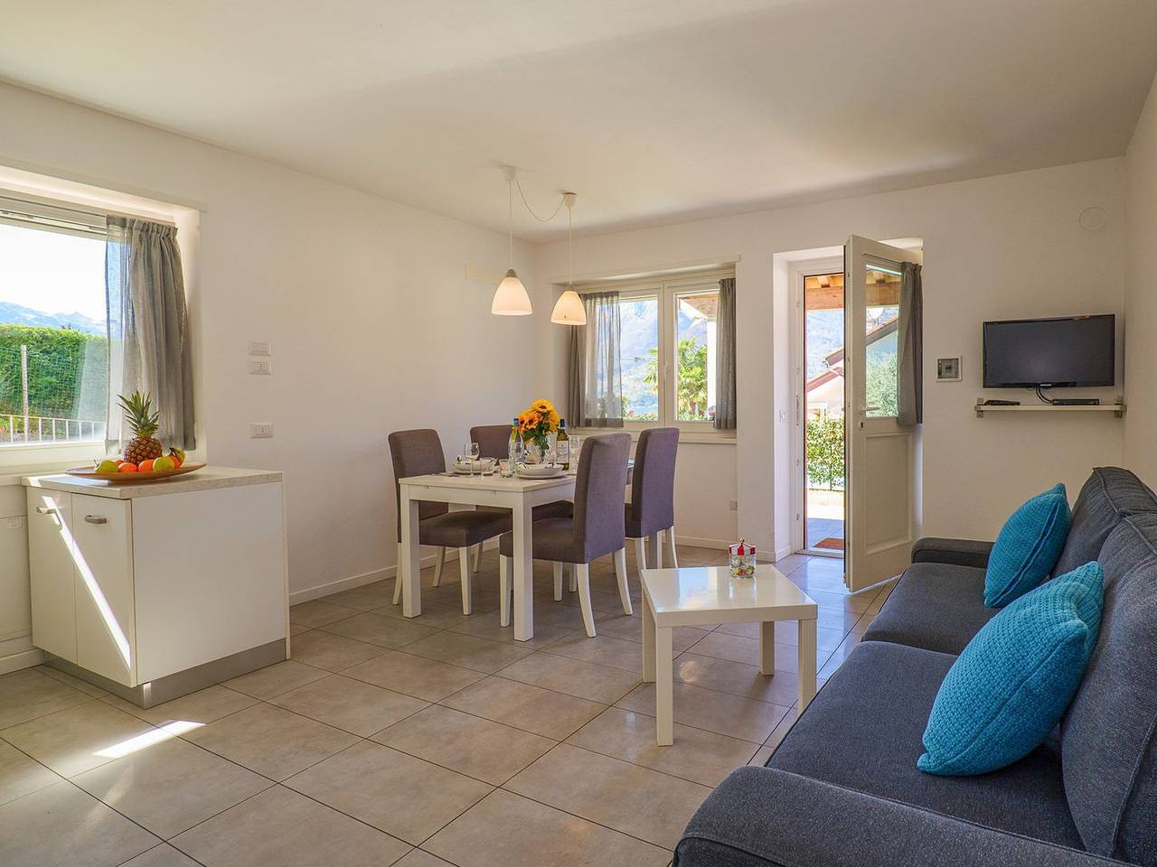 Appartement entier, Rose Rossa Larissa Garden Holiday Apartment with Pool in Colico, Alpes orobiennes occidentales