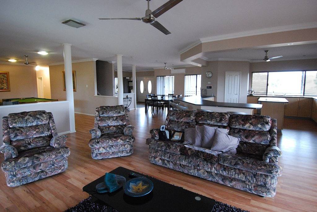 Großes Haus auf 50 Acres + River + Views + Spa + für 12 Personen in Western Australia