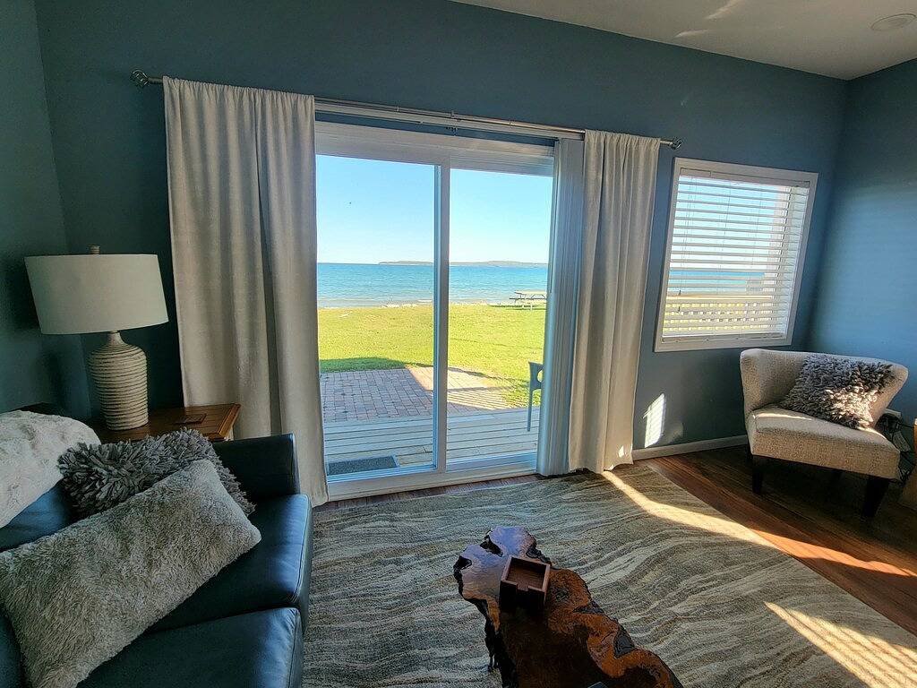 Ganze Wohnung, Islands View Condo- Waterfront in St. Ignace, Mackinac County