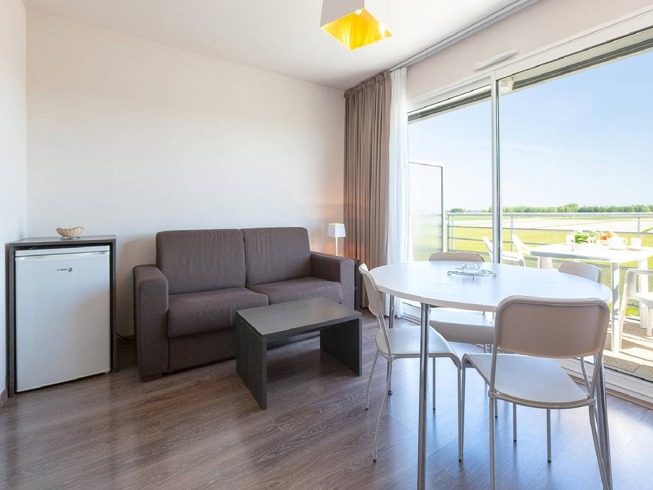 Apartamento entero, Alojamiento espacioso para 6 personas cerca de la Costa Esmeralda in Roz-sur-Couesnon, Bahía del Monte Saint-Michel