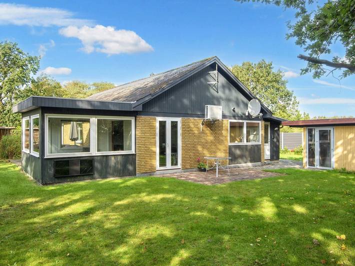 Ferienhaus für 8 Personen, mit Terrasse und Garten sowie Sauna in Stauning