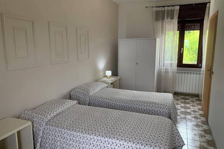 Small villa with a view of the Cassino valley and montecassino with its abbey. in Cassino, Frosinone Provinz