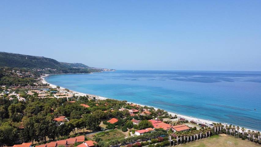 Appartamento per 5 persone, con terrazza e panorama, con animali domestici in Zambrone