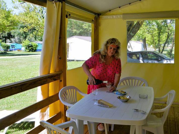 Camping Les Bords de Loue - Mobilheim 5 personen - Tithome 21m² - 2 Zimmer - ohne Sanitäranlagen 5 pers. in Parcey, Jura