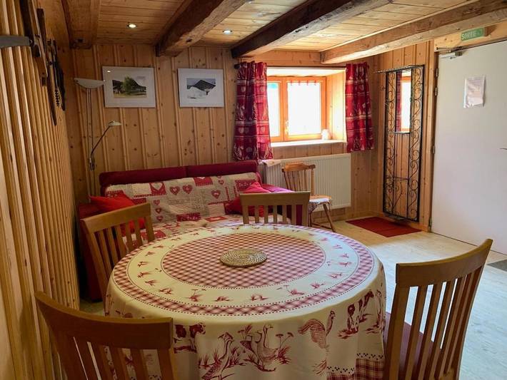 Gîte pour 4 personnes, avec jardin, animaux acceptés à Les Gras