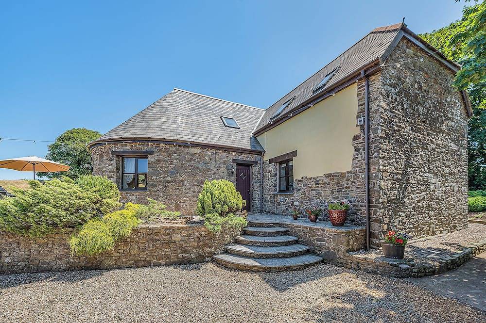 5 bedroom accommodation in Hartland, Bideford in Hartland, Hartland Devon Heritage Coast