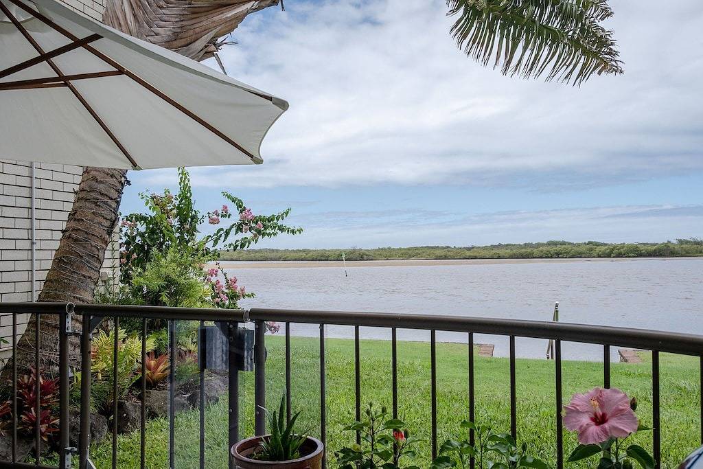 Ganze Wohnung, Peaceful River Front Escape Short walk to Ocean St in Maroochydore, Sunshine Coast