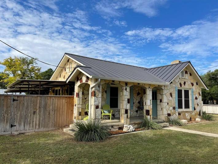 Maison d’hôte pour 12 personnes, avec piscine et terrasse, animaux acceptés