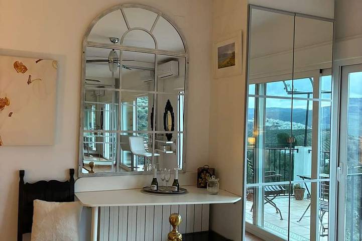 Villa mit Pool, Jacuzzi, See-& Bergblick in Iznájar, Sierras Subbéticas