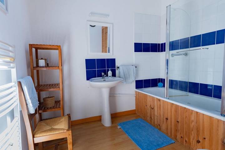 Gîte pour 8 personnes, avec piscine ainsi que jardin et vue, adapté aux familles à Frayssinet-le-Gélat - 4