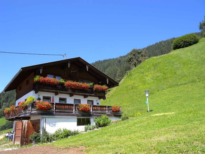 Ganze Ferienwohnung, Ferienwohnung mit Terrasse und Garten in Bruck am Ziller, Bezirk Schwaz