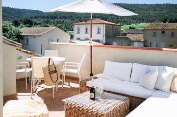 Gîte pour 4 personnes, avec vue et terrasse à Ribaute