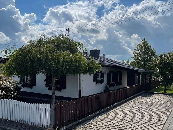 Ganze Ferienwohnung, Gemütliches Eifelhäuschen im Grünen Nähe Nürburgring - Ferienhaus/Ferienwohnung/Appartment/Eifelhäuschen in Hoffeld, Osteifel