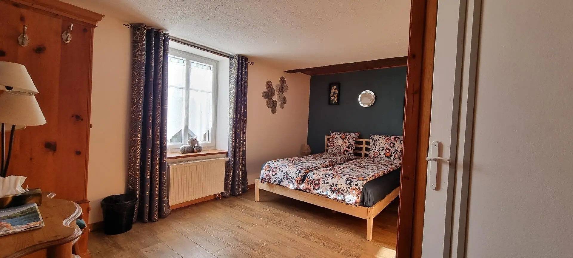 Gästehaus „Zimmer Göttin der Ernte“ mit Gemeinschaftsterrasse, Garten und Wlan in Gerbépal, Regionaler Naturpark Belchen der Vogesen