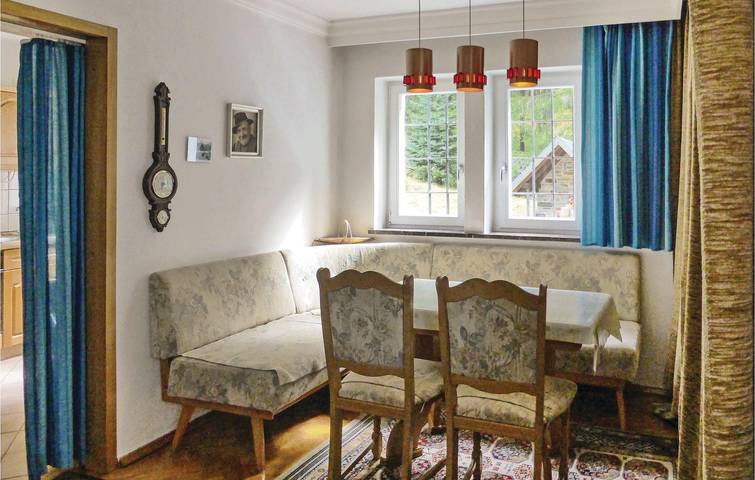 Accogliente appartamento con parcheggio e giardino, a 300 m da Tellerhäuser in Tellerhäuser, Breitenbrunn-Erzgebirge