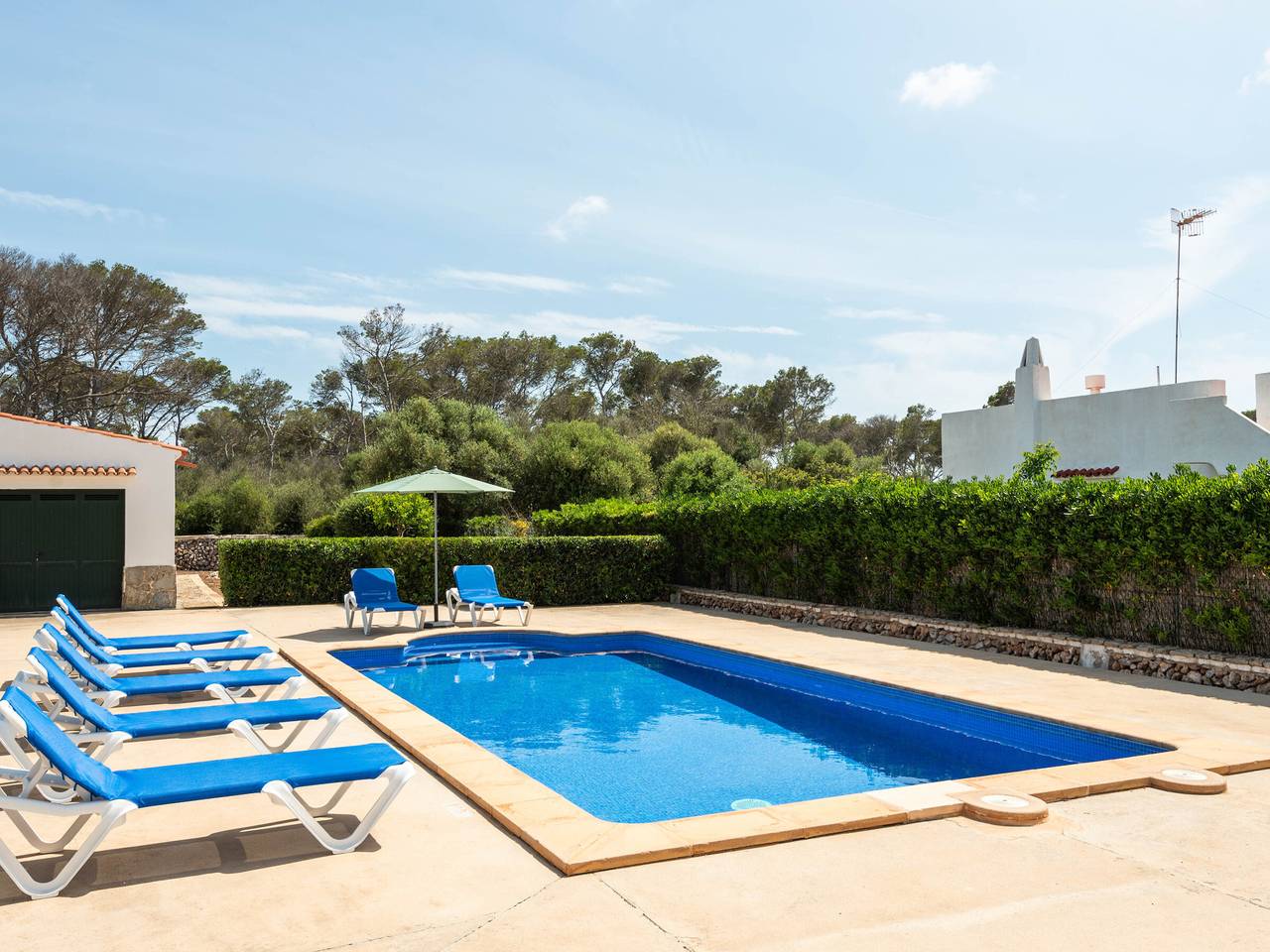 Villa familiale à Cala Blanca avec piscine privée et climatisation in Cala Blanca, Ciutadella