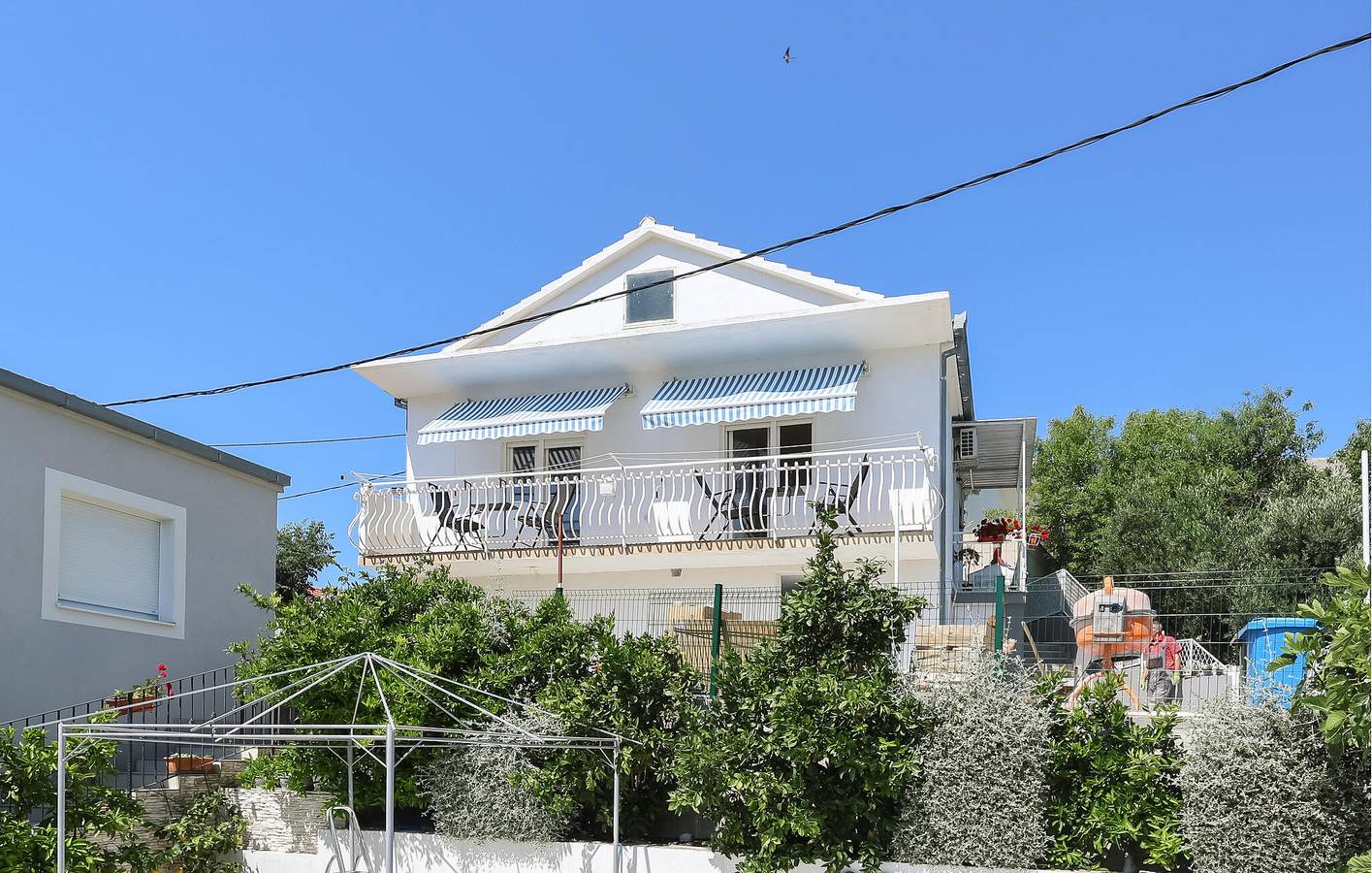 Geheel vakantieappartement, Gezellig appartement met terras, keuken, wifi en parkeergelegenheid in Marina, Split-Dalmatië