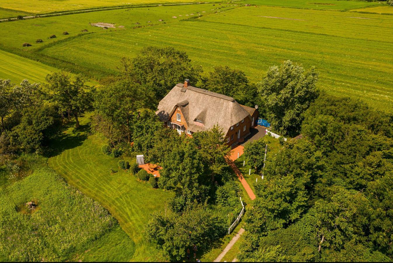 Ganze Wohnung, Ferienwohnung Rapunzel" mit Gemeinschaftsgarten und Wlan in Pellworm, Nordseeküste