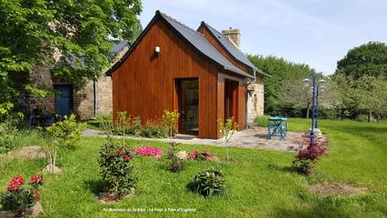Gîte pour 2 personnes, avec vue sur le lac et jardin à Roz-sur-Couesnon