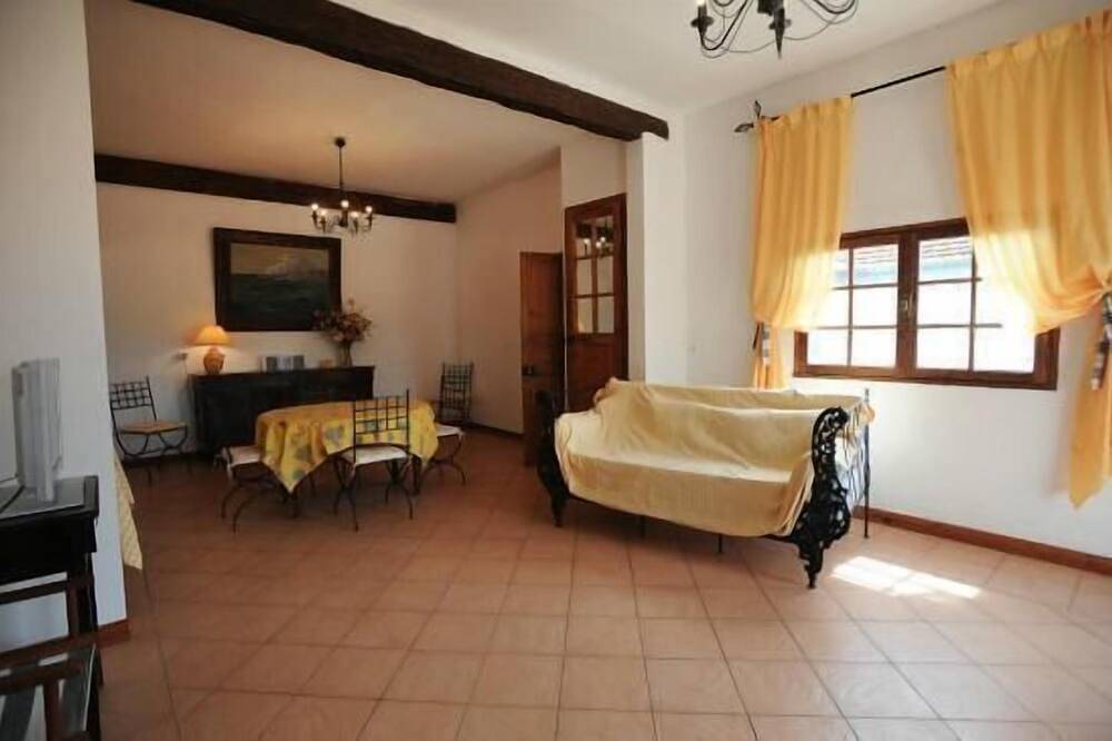 Petite maison, piscine partagée, proche Béziers et Canal du Midi, calme garanti in Béziers, Côte méditerranéenne (France)