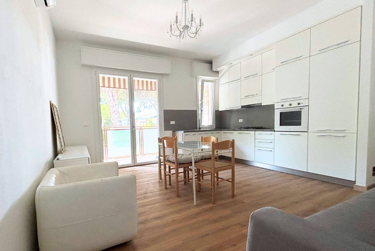 Appartement entier, Cv016 - Cervia, new three-room apartment with parking space 100m from the sea in Pinarella, Province de Ravenne