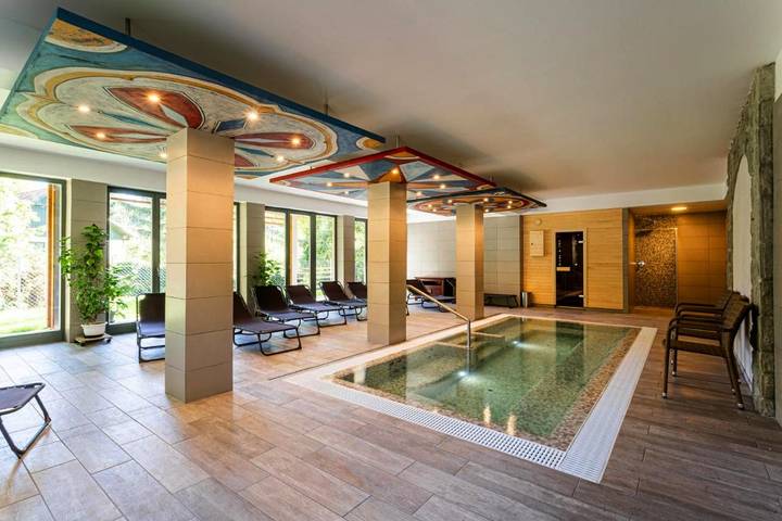 Hôtel pour 2 personnes, avec vue et bassin pour enfant ainsi que jardin et sauna