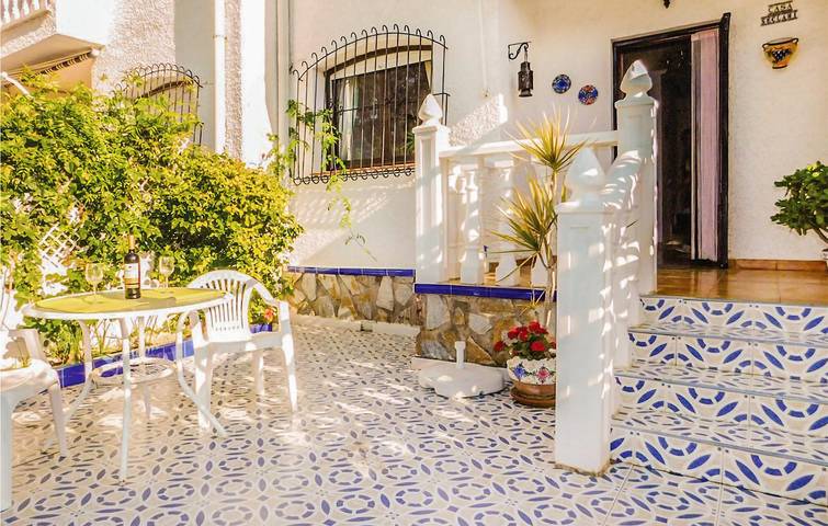 1km to Beach, A/C, Terrace & WiFi in Rental in La Zenia Centre, Orihuela