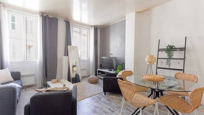 Gîte pour 5 personnes dans Cinema Les Arcades Ales - 2