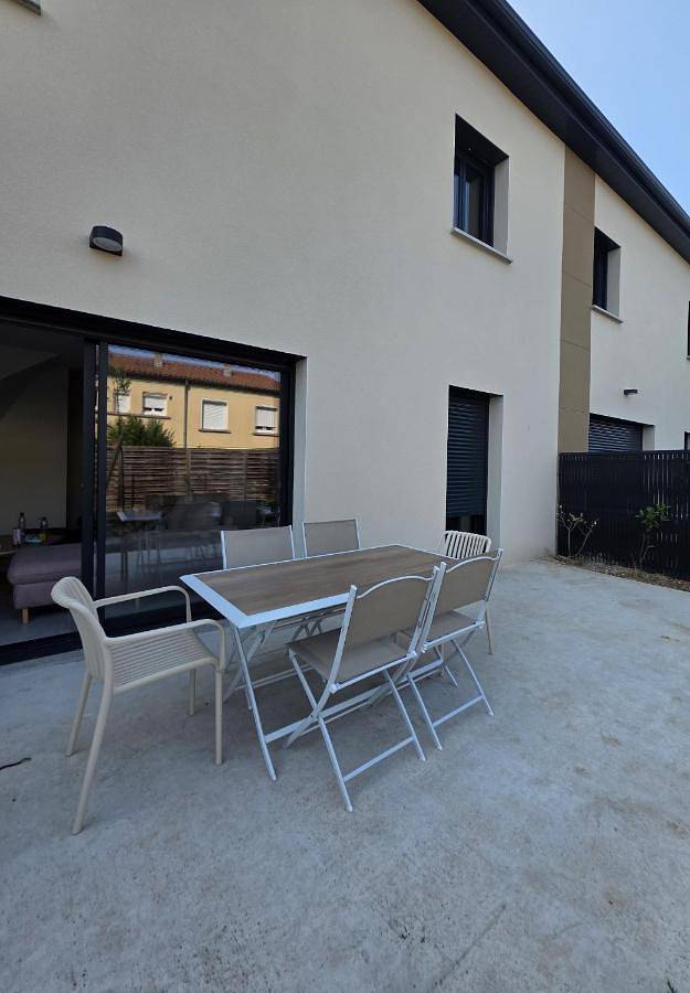 Location de vacances pour 6 personnes, avec jardin et terrasse à Rochemaure - 2