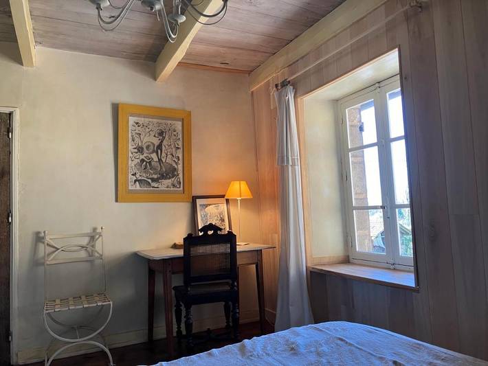 Location de vacances pour 2 personnes, avec jardin ainsi que terrasse et vue, animaux acceptés à La Chapelle-Montbrandeix - 3