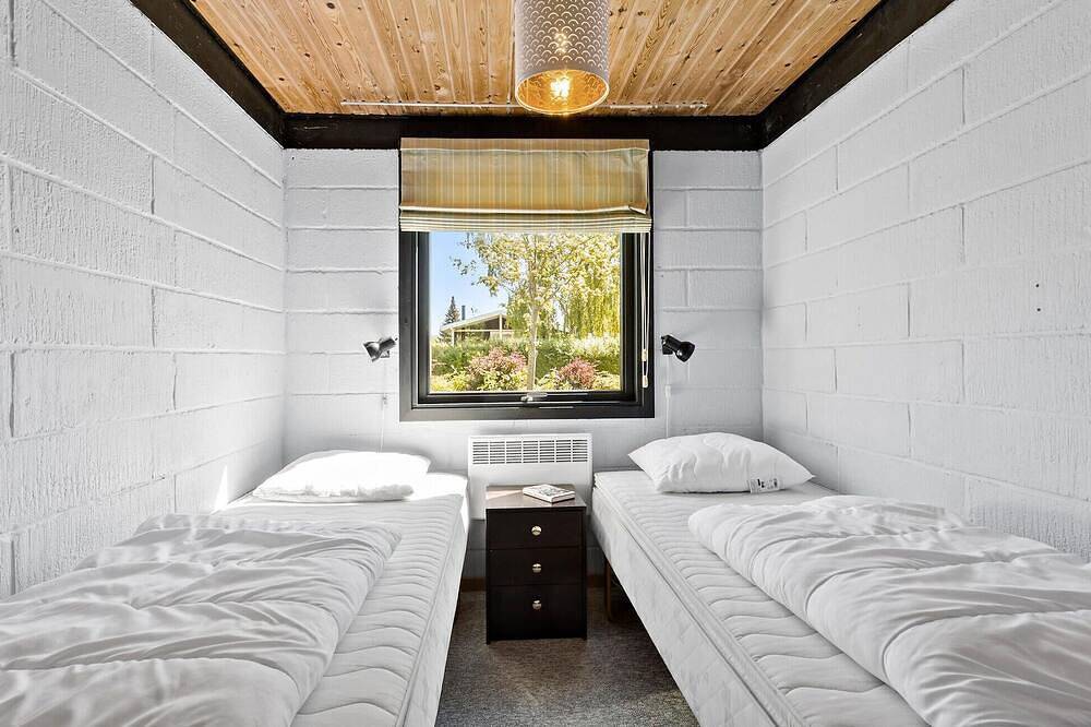 Amazing home in Svendborg with kitchen in Stenodden, Tåsinge