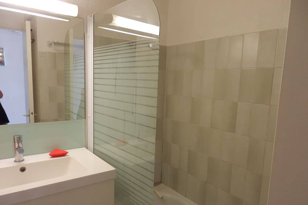 Ganze Wohnung, Charmantes Studio mit Meerblick in Théoule-sur-Mer, Massif de l'Esterel