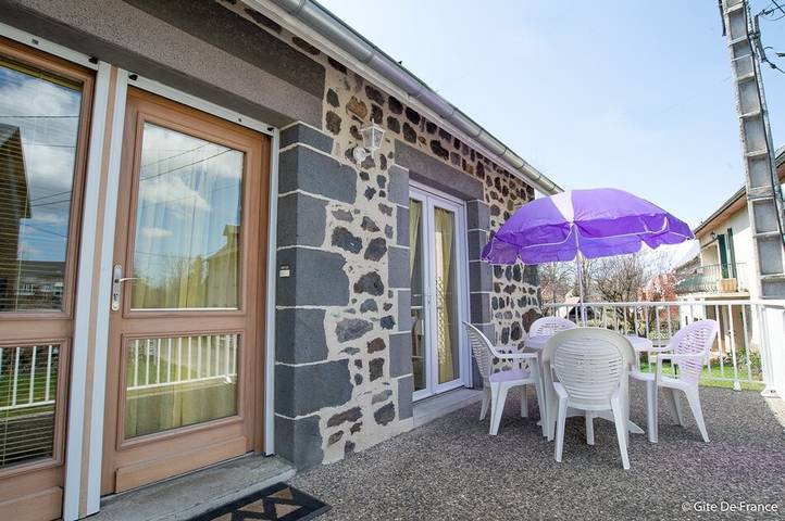 Gîte pour 4 personnes, avec terrasse à Nébouzat - 2