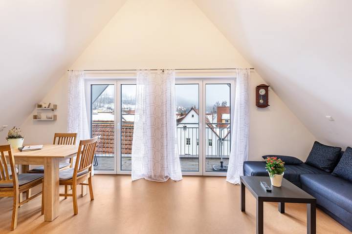 Geheel appartement, Studio Appartement 'Hohenzollern' met Balkon en Wifi in Gammertingen, Region Bodensee-Oberschwaben