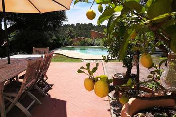 Villa pour 6 personnes, avec piscine ainsi que jacuzzi et jardin à Valbonne