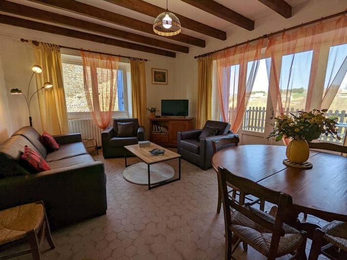 Gîte pour 6 personnes, avec jardin, animaux acceptés à Cellefrouin