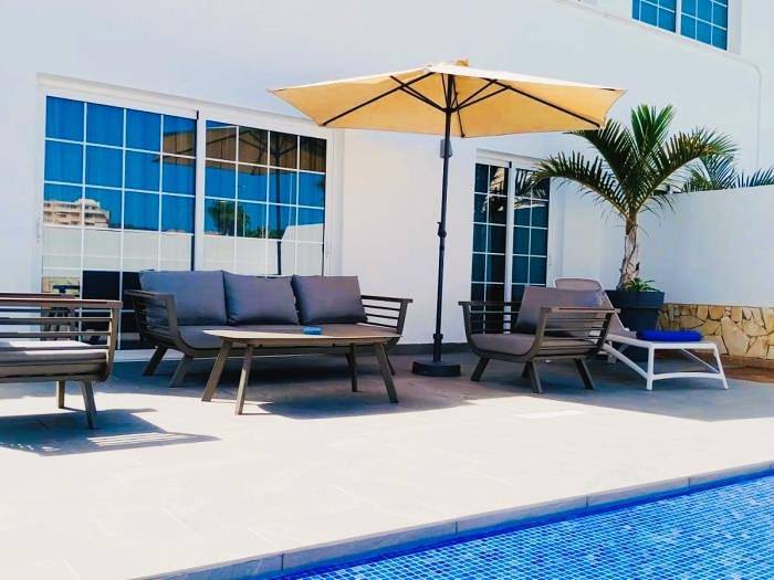 Location de vacances pour 5 personnes, avec terrasse et piscine dans La Caleta - 2