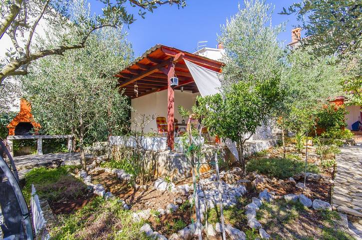 Ferienhaus für 4 Personen, mit Balkon/Terrasse und Pool auf Hvar - 3