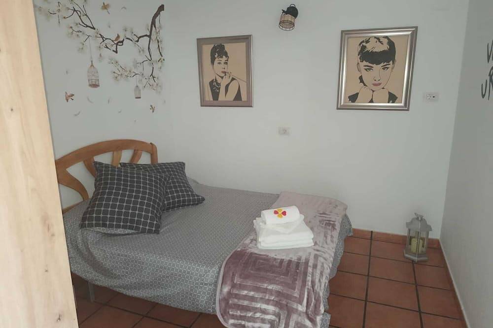 Apartamento entero, Apartamento ideal para desconectar y ver la verdadera naturaleza volcánica. in Conil, Tías