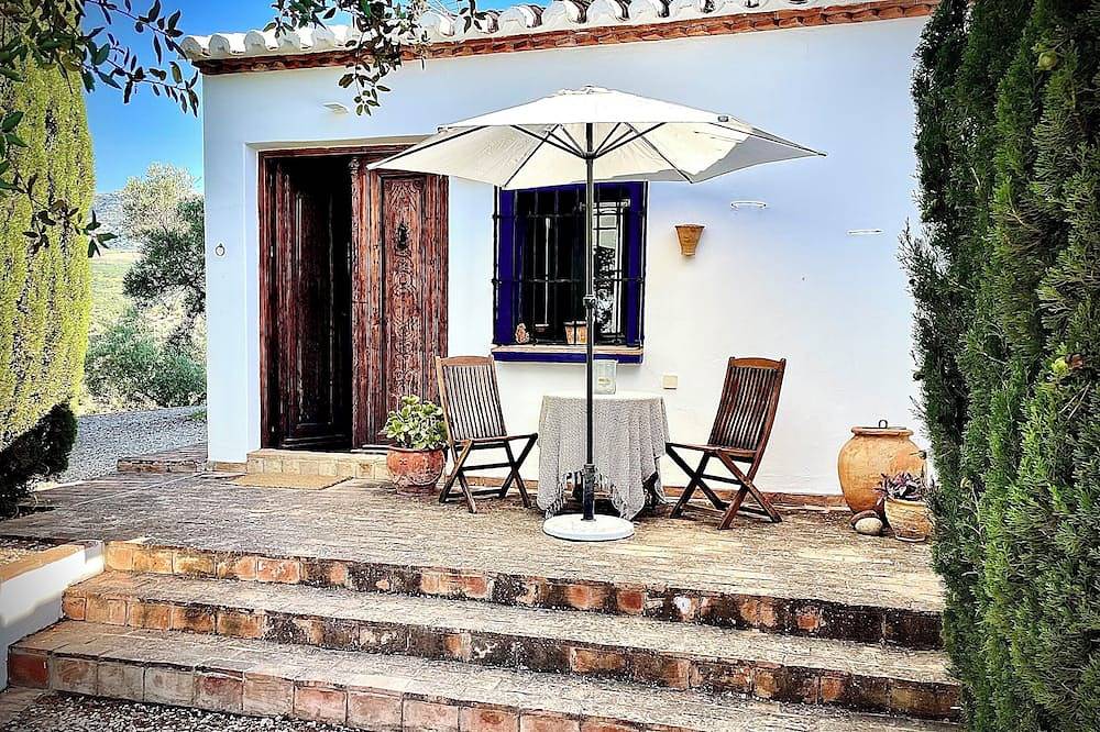 Apartamento entero, Romantic apartment, finca near Malaga in Riogordo, Provincia de Málaga