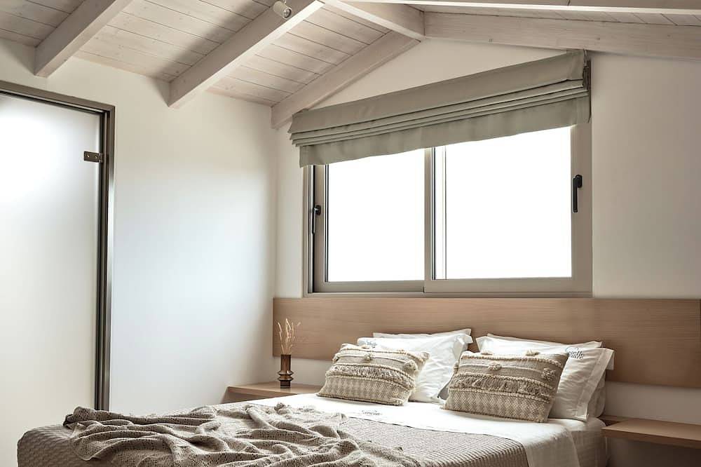 Villa with pool on the edge of the hill in Bochali, Zakynthos