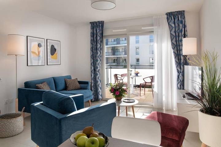 Appart’hôtel pour 2 personnes, avec Balcon et Terrasse ainsi que Jardin et Vue