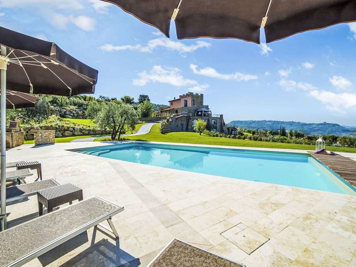 Ferienhaus für 12 Personen, mit Ausblick und Garten sowie Balkon - 1