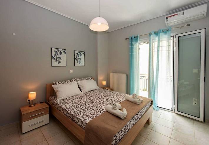 Gîte pour 4 personnes, avec Balcon ainsi que Terrasse et Vue à Calamata - 2
