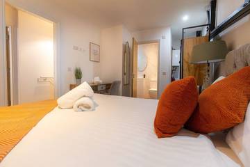Apartment for 6 People in Huddersfield, West Yorkshire, Photo 4